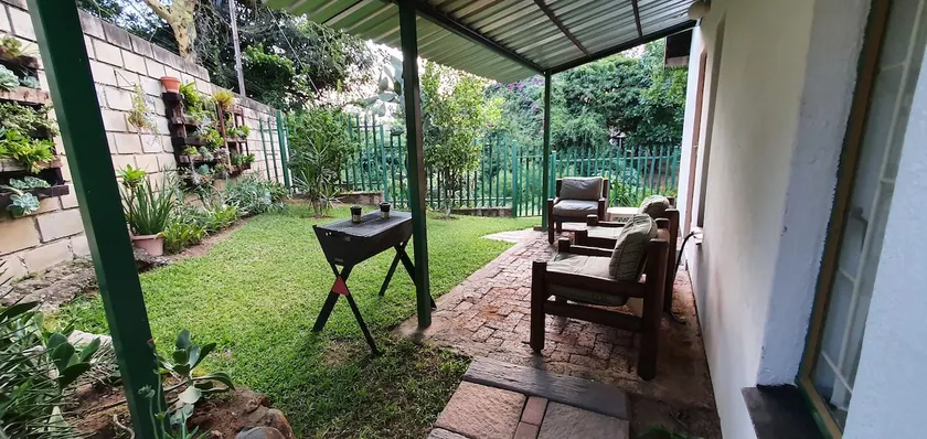 Own entrance, peacefull and lovely bird life - Image 1