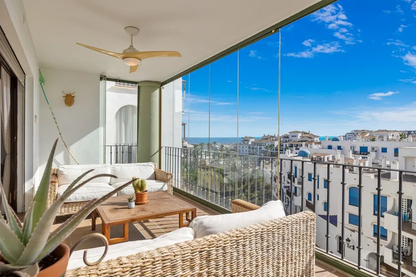 Luxurious and bright apartment on the Costa del Sol - Image 1