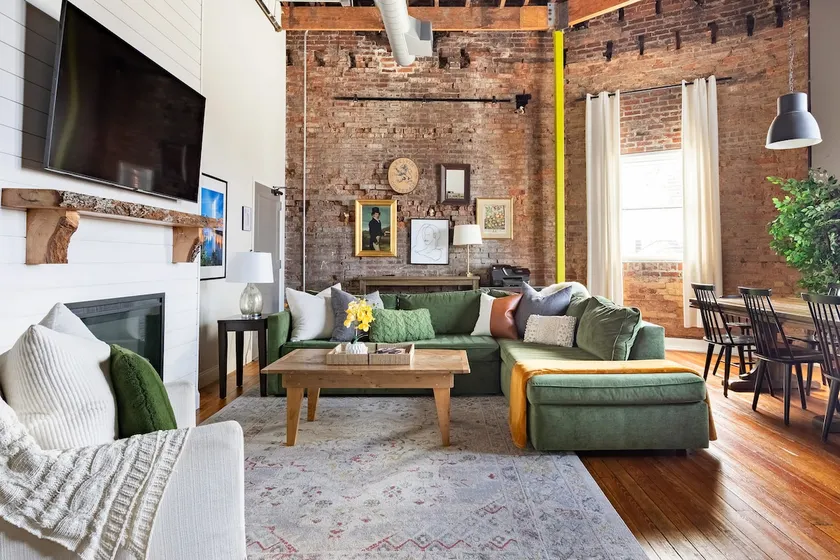 Stylish Luxury Loft in ♥ of Southside *NEW* - Image 1