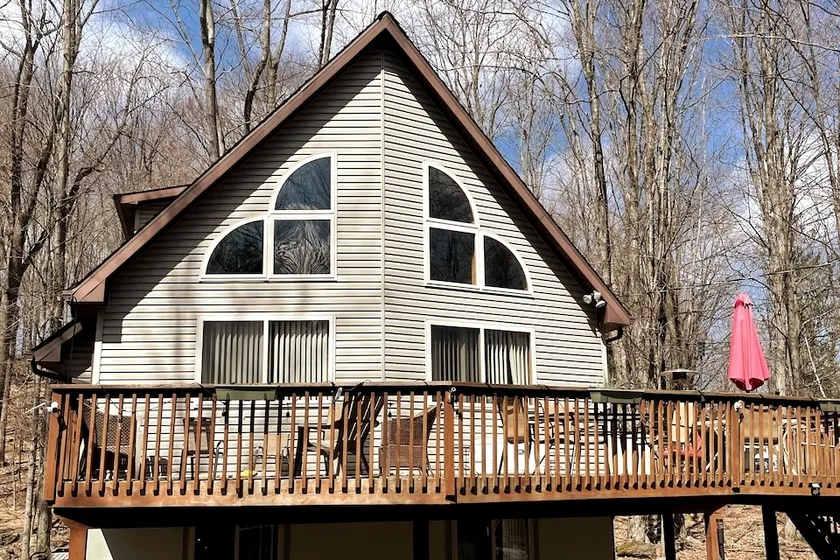 Lake Ariel Chalet w/ Hot Tub, Kayaks, & Fire Pit - Image 1