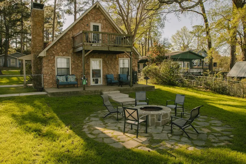 Waterfront 2 BR/2 B House & 1 BR/1 B Guest House - Image 1
