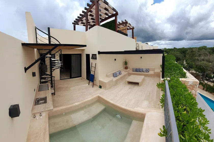 Penthouse Paramar Yahas - Image 1