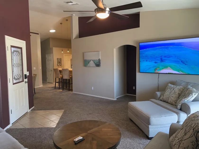 Bullhead City 3 Bedroom! Private Launch, & Beach! - Image 1