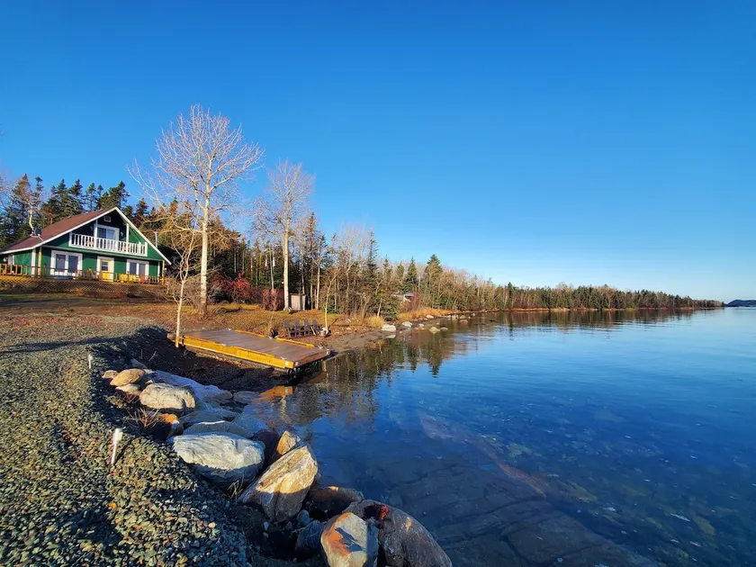 Comfort Cottage with Hot Tub - Image 1