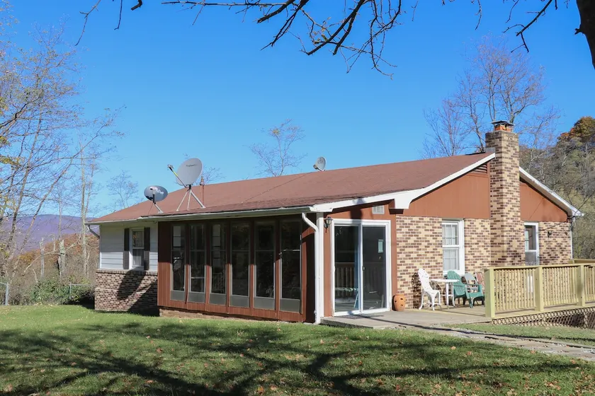 HIKE Seneca Rock/Spruce Knob Game Room, WIFI, Cozy - Image 1