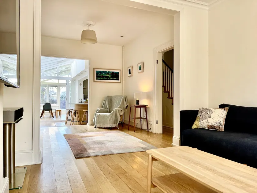 Cambridge Open-Plan Living and Work Space - Image 1