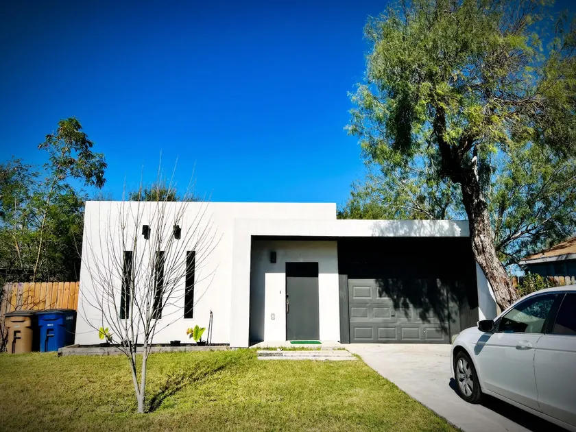 Stay at a modern/energy-efficient home! [Discount] - Image 1