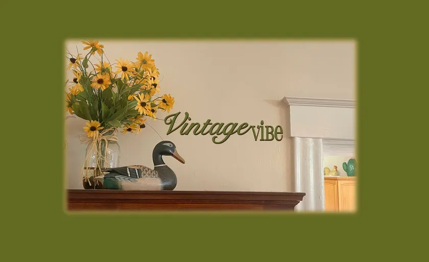 (OT1-1) Vintage Vibe: Driveway+King Bed+Deck/Yard - Image 1