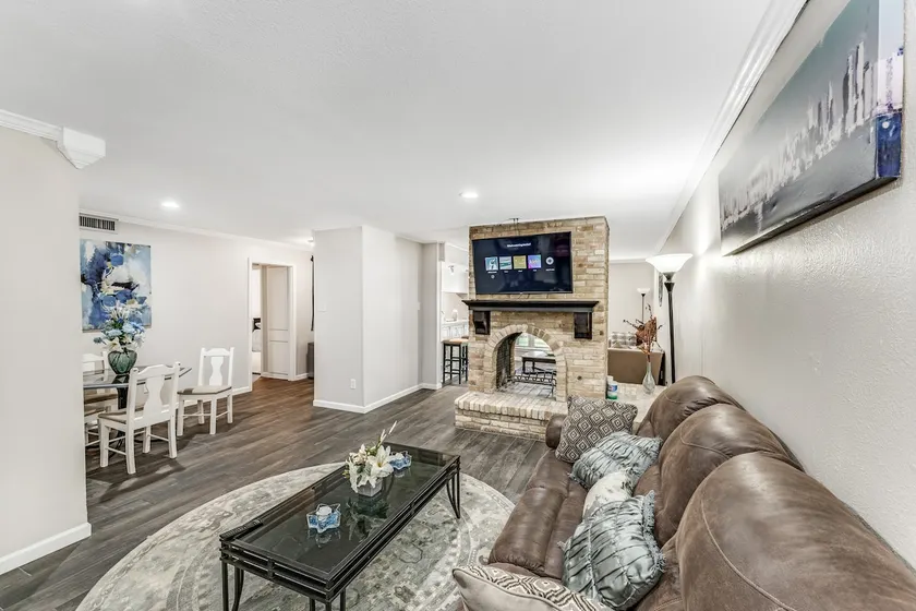 Lovely 2 Bedroom Condo in Dallas - Image 1