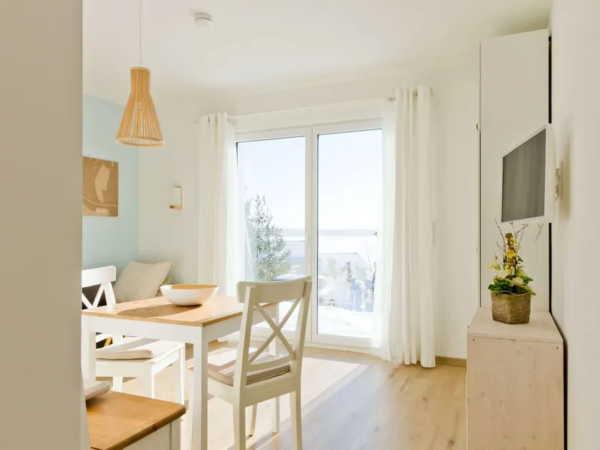 Terrace, beach chair and lake view - Image 1