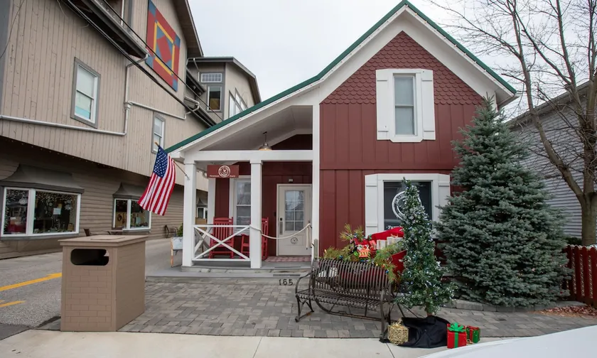Ole Tin Rooster Sleeps 12+, Downtown NEW 4 Groups! - Image 1