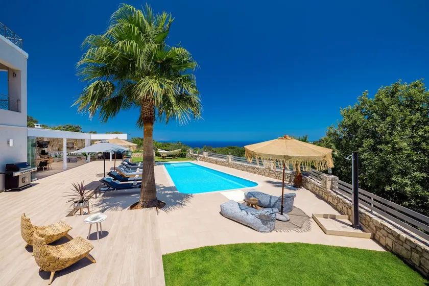 Sublime views, child friendly villa, sports & wellness facilities, full privacy! - Image 1