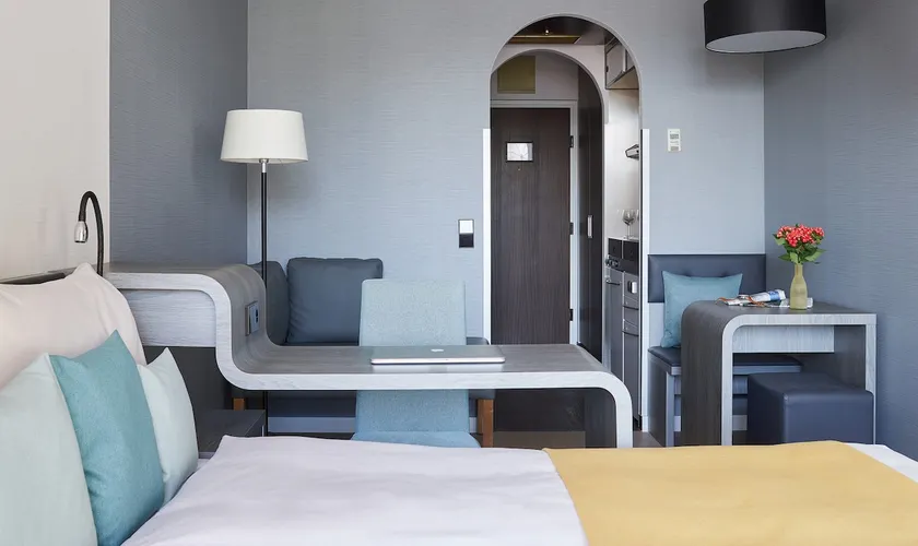 Apartment in the Living Hotel at the Olympiapark - Image 1