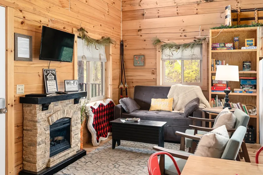 Cabin-Driftless/Near Lakes/Streams/Pet Friendly - Image 1