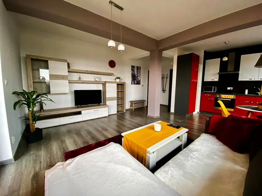 Cozy Residental Apartment - Image 1