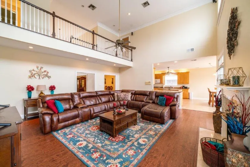 Spacious 6BR Home for 12 Near New Orleans Airport! - Image 1