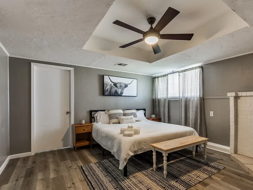 The Farmhouse Five - A 5 Bedroom 2 Bath Retreat - Image 1
