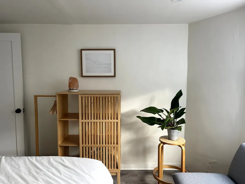Golden Hill Hide Away - Image 1