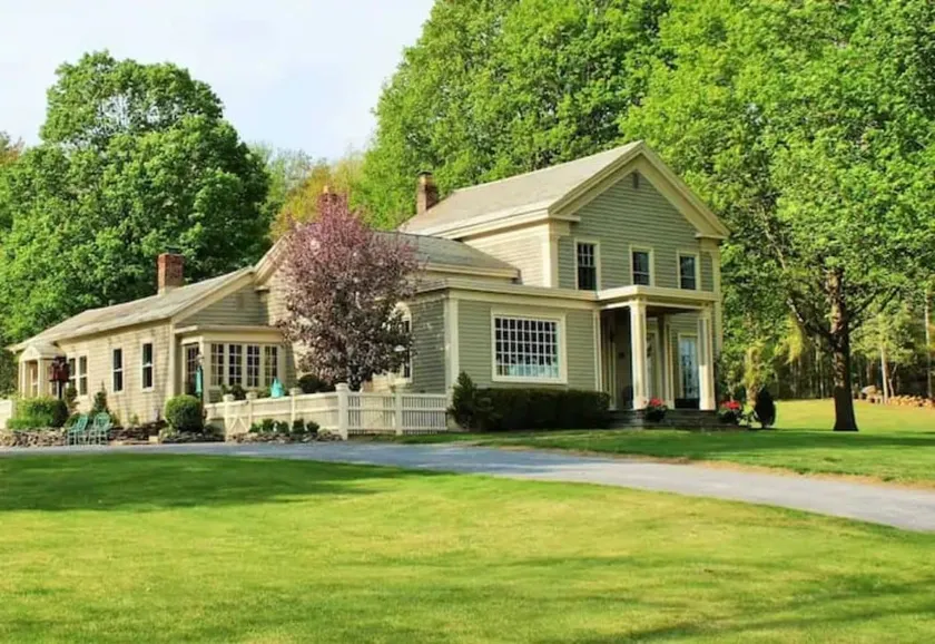 Town & Country Getaway: Pool Gardens Views 6 Acres - Image 1