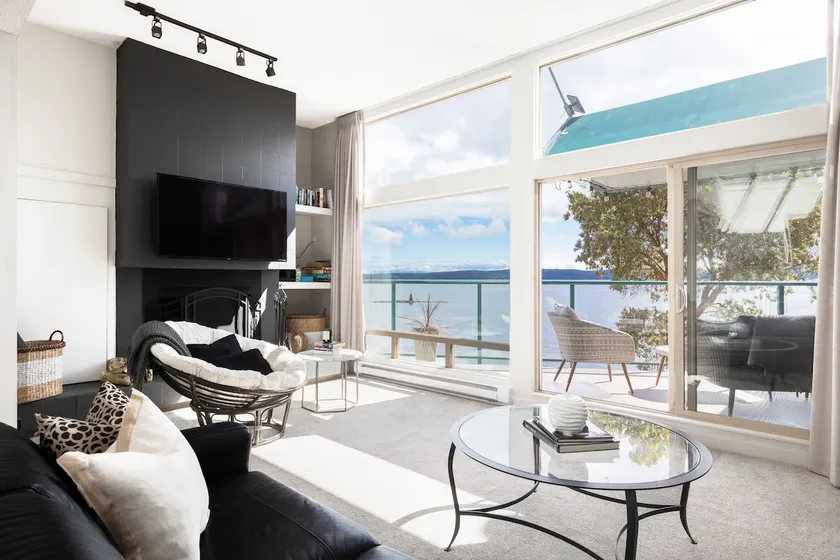 Stunning Oceanfront Townhouse w/ Heated Pool - Image 1