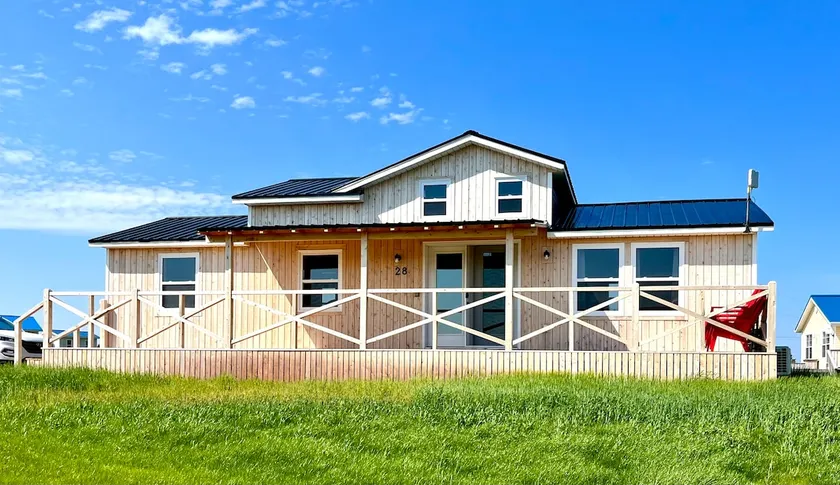 Darnley Shores Retreat-discounts in description! - Image 1