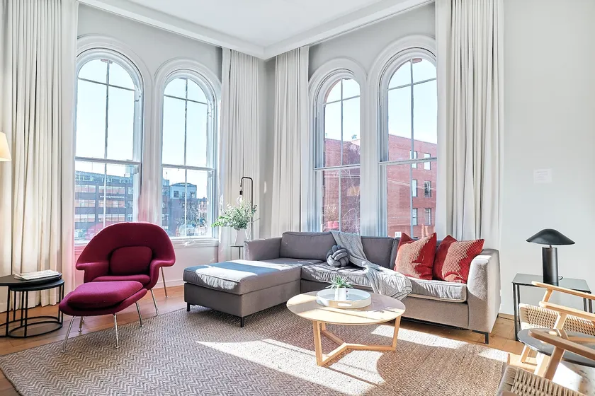 Luxurious 2 Bedroom Loft in Portland’s Art District - Image 1