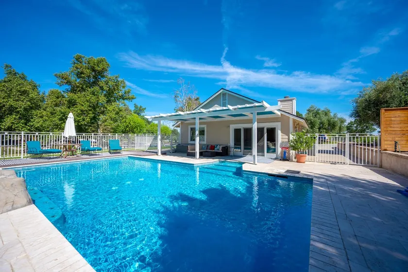 Relaxing Wine Country House with Gameroom - Image 1