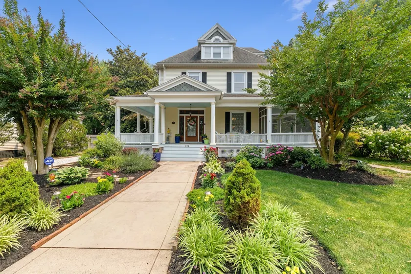 Beautiful Victorian & Porches Historic Cambridge - Image 1