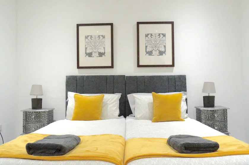 Premium 2BR Apartment | Sleeps 6 | Town Centre - Image 1