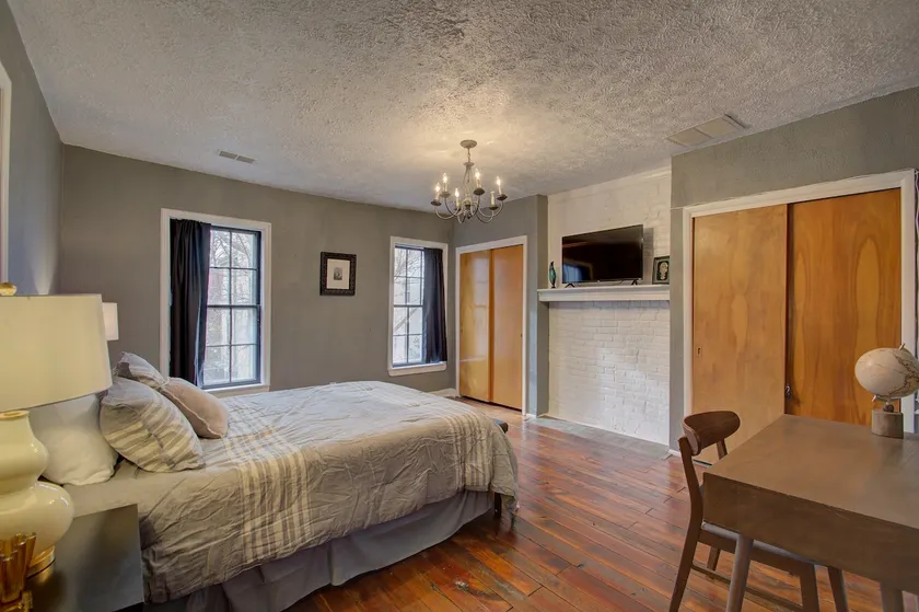 Historic home in the heart of downtown - Image 1