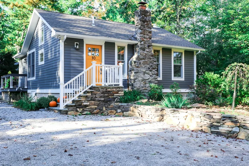 Updated cottage ”Beriozka” on Cedar Lake - Image 1