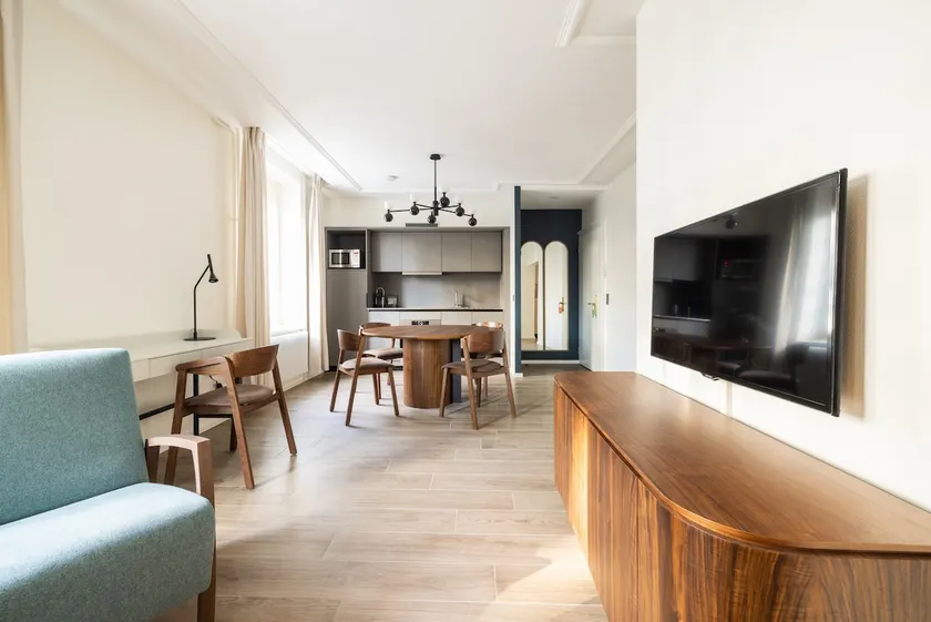2 Bedroom Serviced Apartment, Unterstrass - Image 1