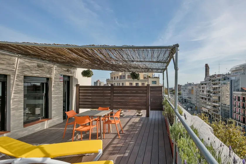 Centrally located penthouse with a private terrace - Image 1