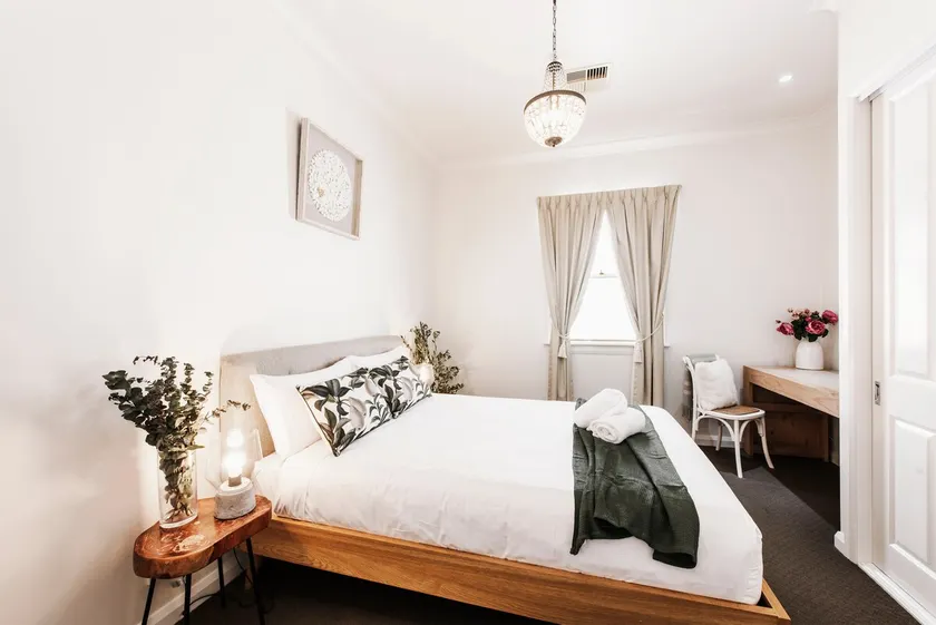 Kirsten Lux Cottage in Mudgee CBD - Image 1