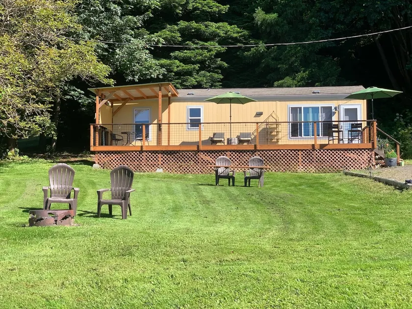 Pillar Rock Retreat Guesthouse - Image 1