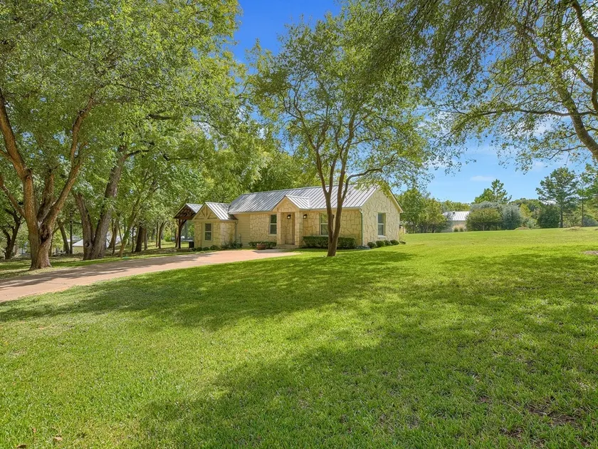 Cottage Near Lake Austin - Image 1