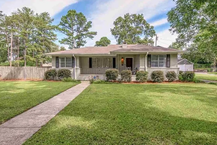 Avondale: 5 star location; Clean and Cozy House - Image 1