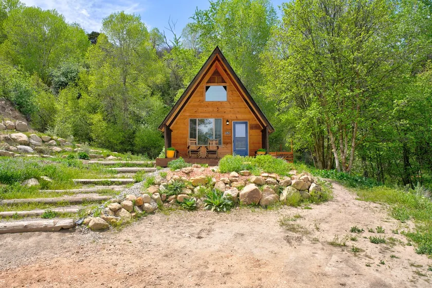 Cabin · Cozy Private Mountain Cabin on 1,000 acre property - Image 1