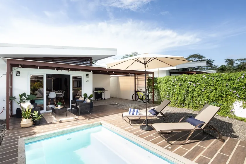 Modern Stylist 3 BR Beach House, w/Private Pool & Fast WiFi. - Image 1