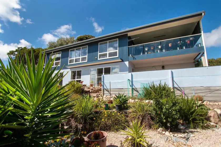 User-friendly, efficiently designed two-bedroom modern apartment in Meningie - Image 1