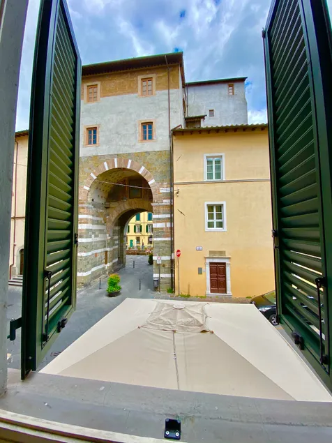 Loft Santa Croce, in the historic centre - Image 1
