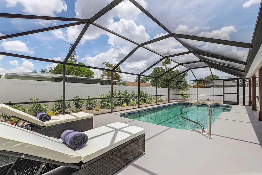 Elegant house w/heated Private Pool - Image 1
