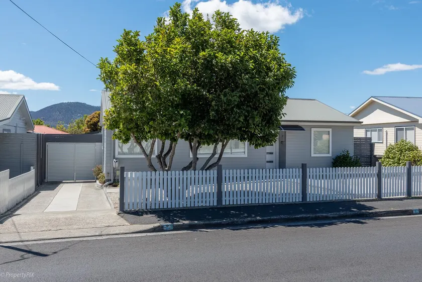 DOTTIES HOUSE HOBART - Image 1