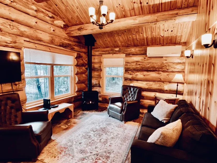 NEW LAKE CABIN! Jacuzzi~Wifi~Quiet~Trails Closeby! - Image 1