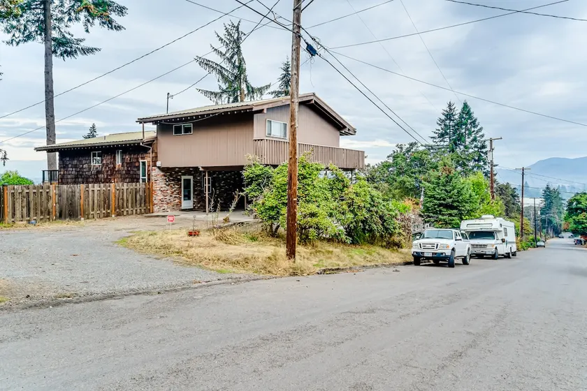 Willamette Heights Vista - Image 1