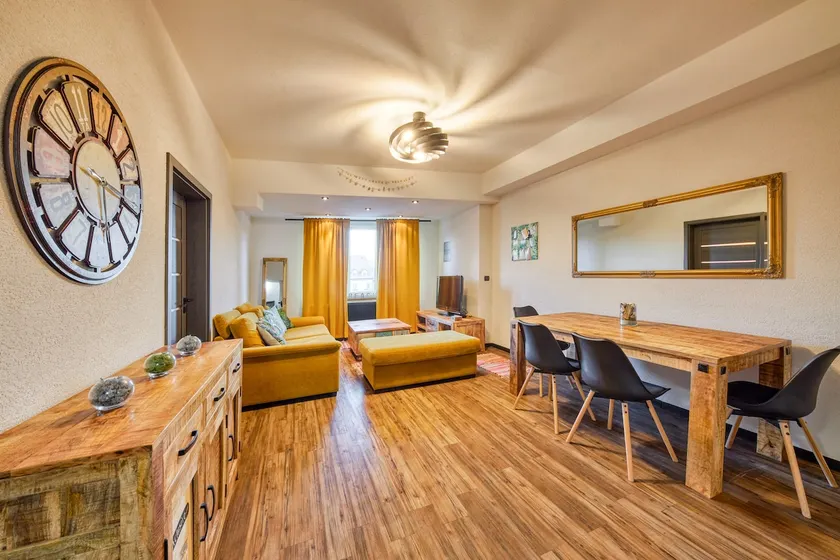 Mahalo Apartment - City Center, 2 BR - Image 1