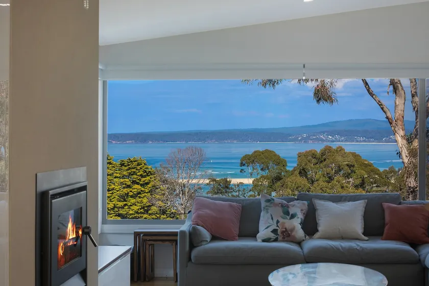 ADS on Collins - 4 bedroom and Pet Friendly - Image 1