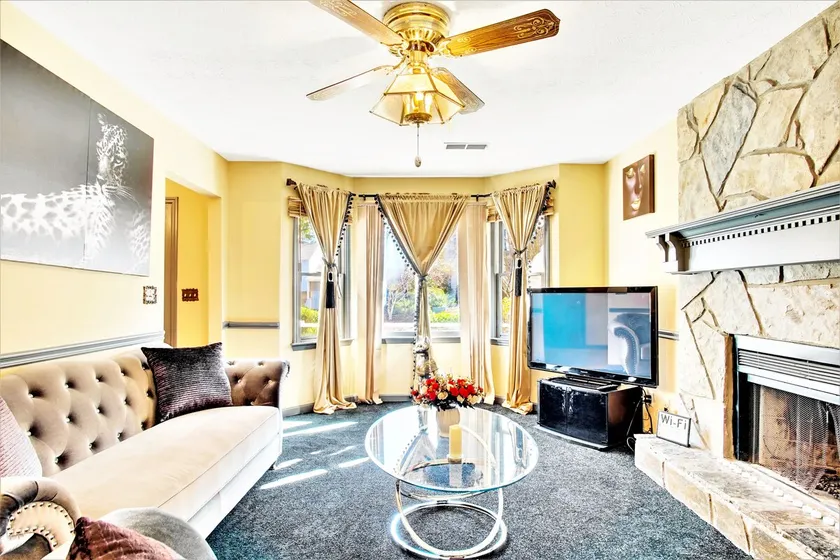 Family-Friendly 3BR Home | Arcade | Sleeps 8 - Image 1