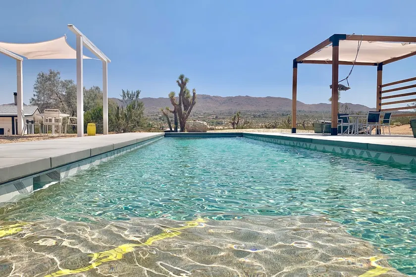 DTJT House 2 - SWIM, SOAK & STARGAZE - Image 1