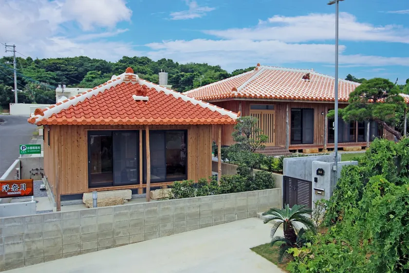 Private villa with a 10-minute walk to Uken Beach, a traditional Ryukyu house - Image 1